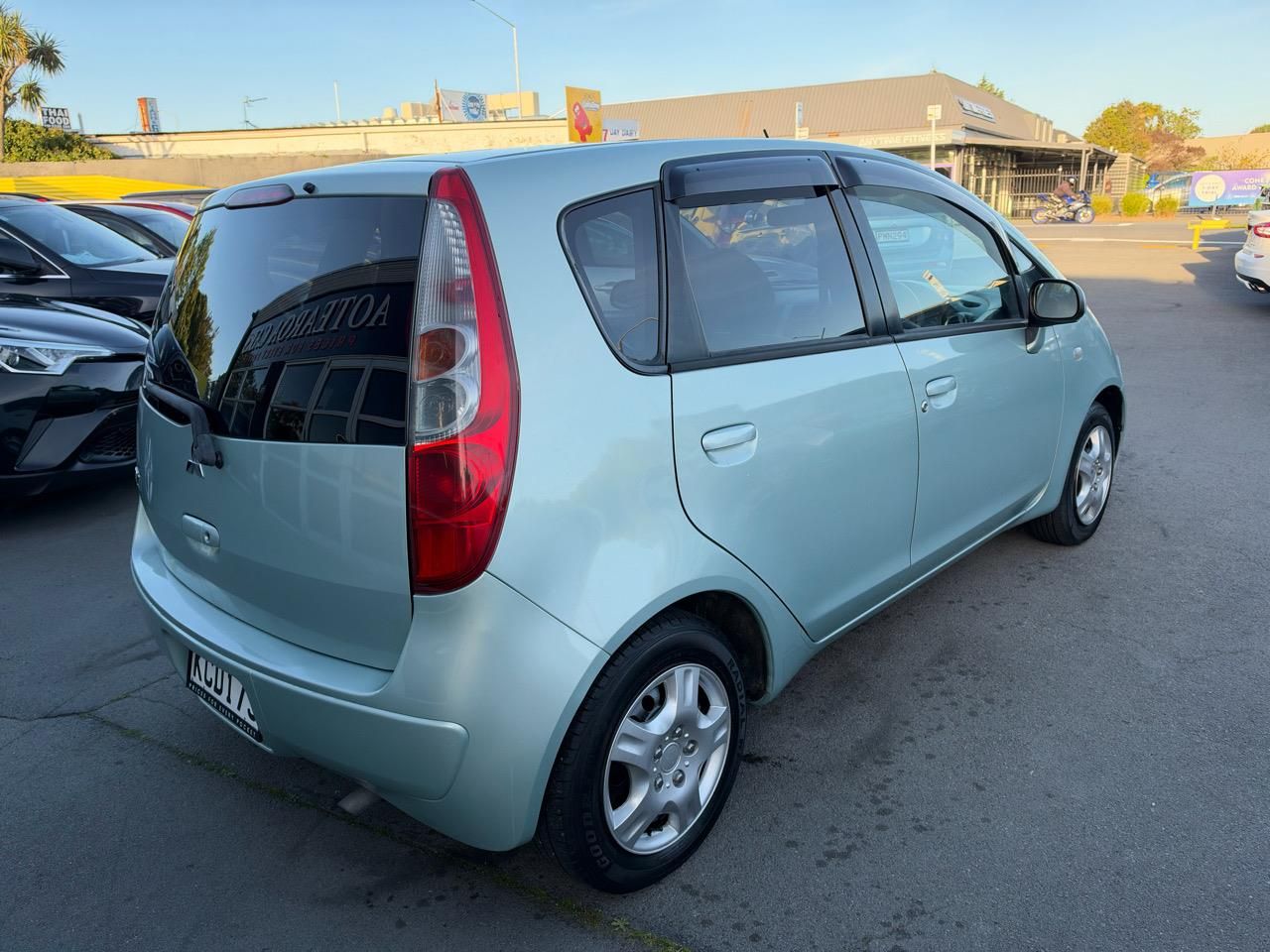 Vehicle image 5