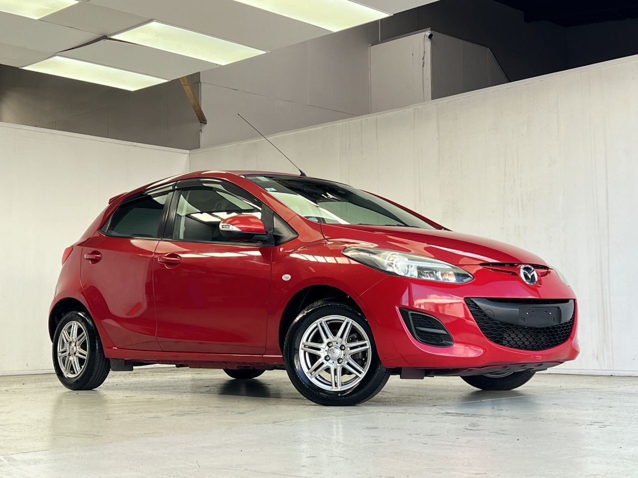 Vehicle image 4