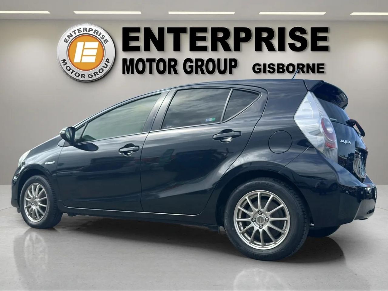 Vehicle image 5