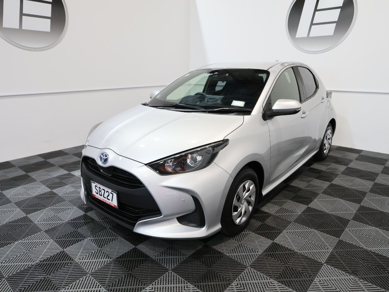 Vehicle image 5