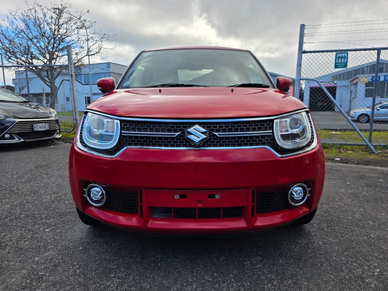 Vehicle image 3