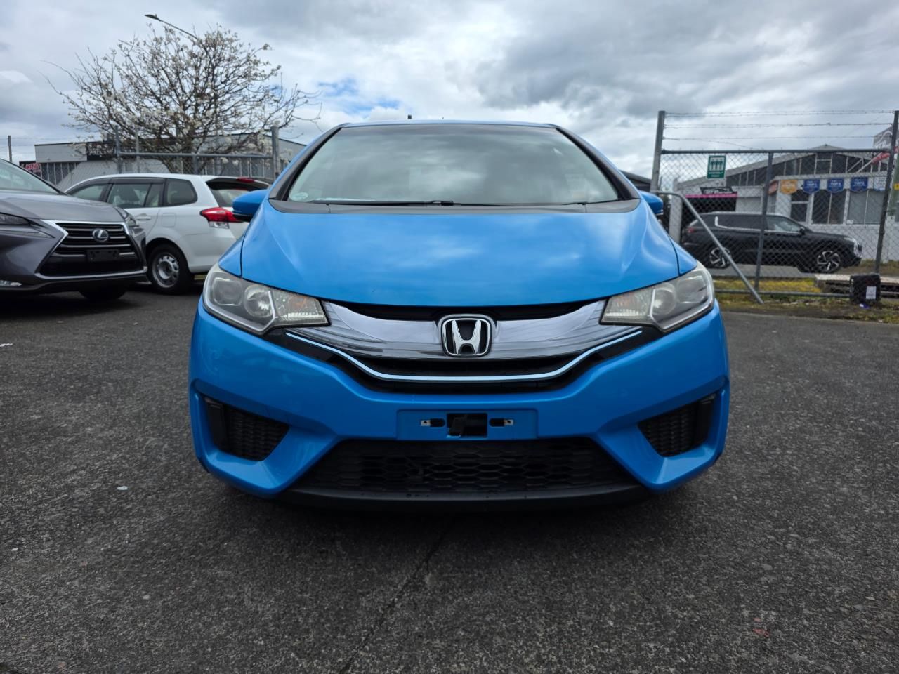 Vehicle image 3