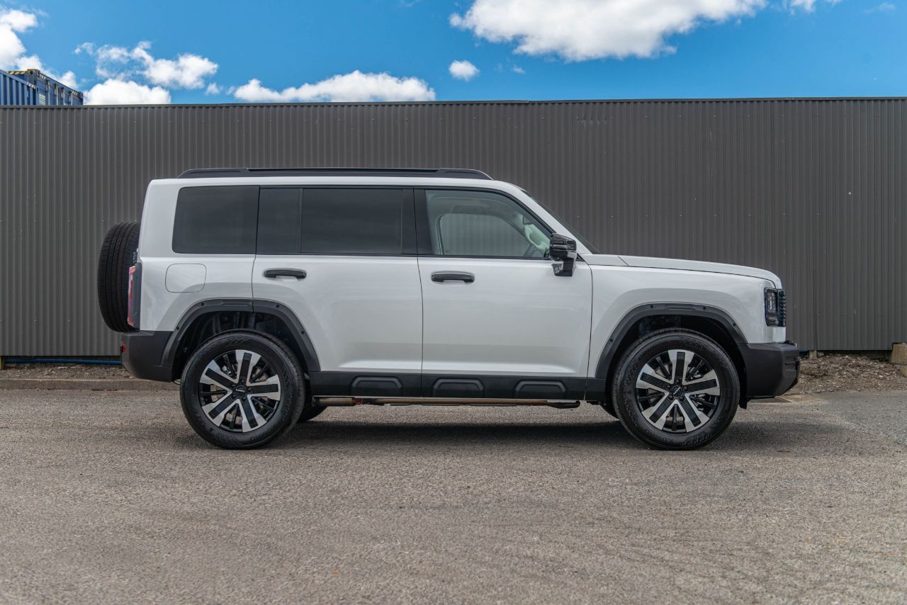 Vehicle image 4