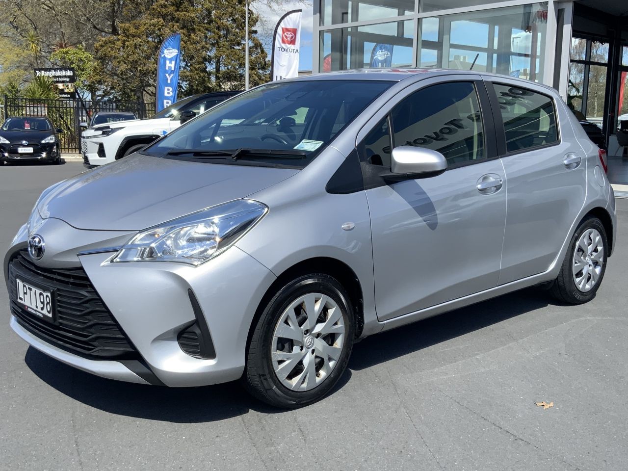 Vehicle image 5