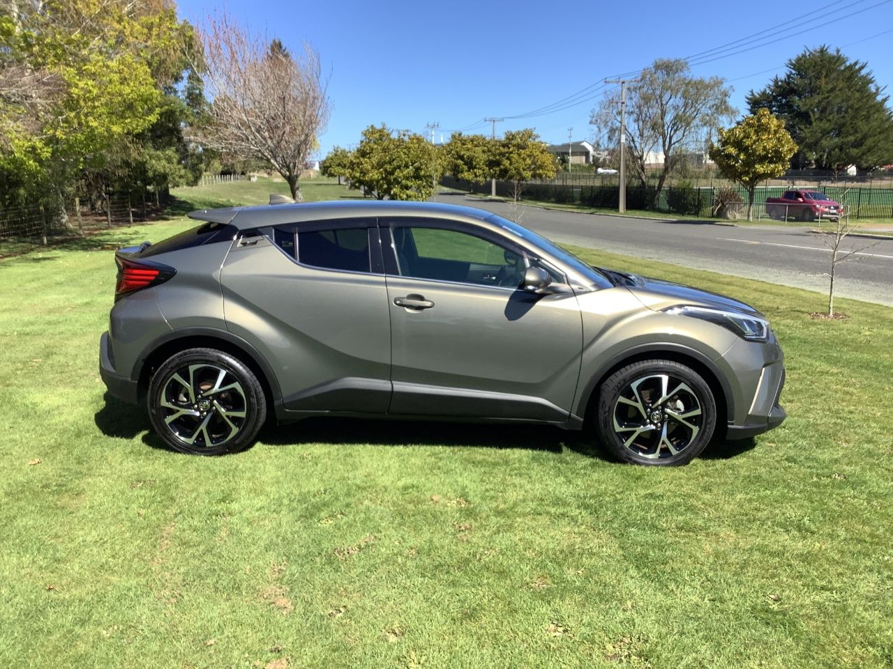 Vehicle image 4