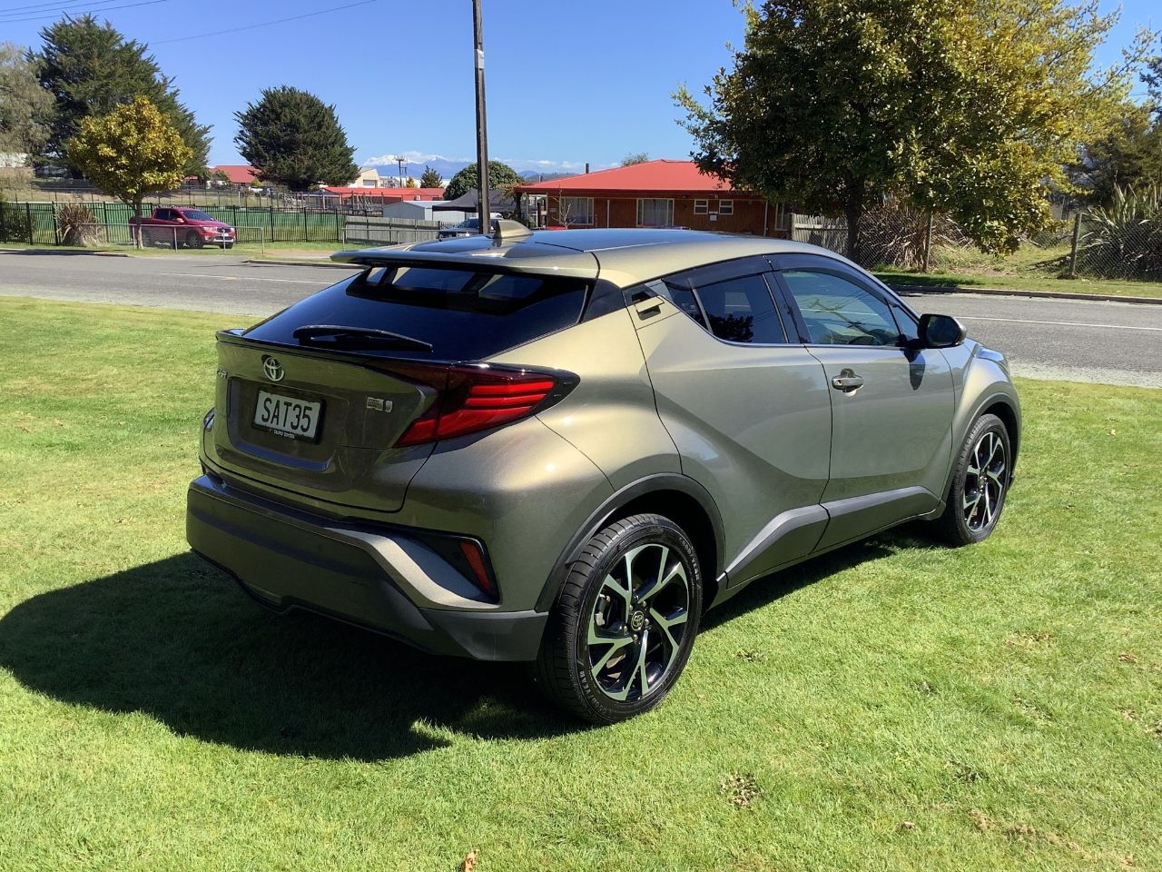 Vehicle image 5