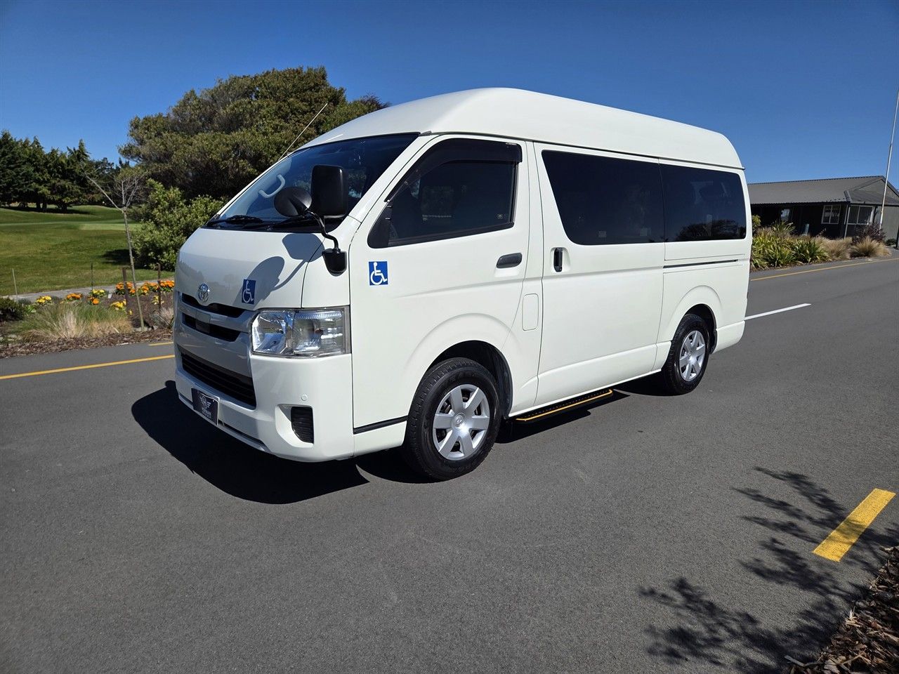 Vehicle image 3