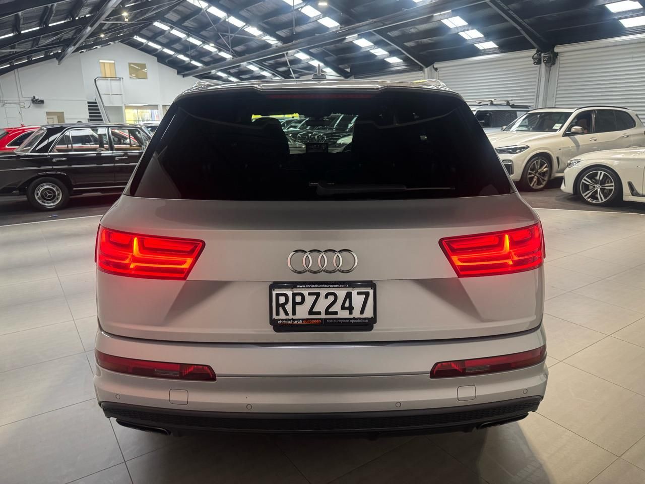 Vehicle image 5