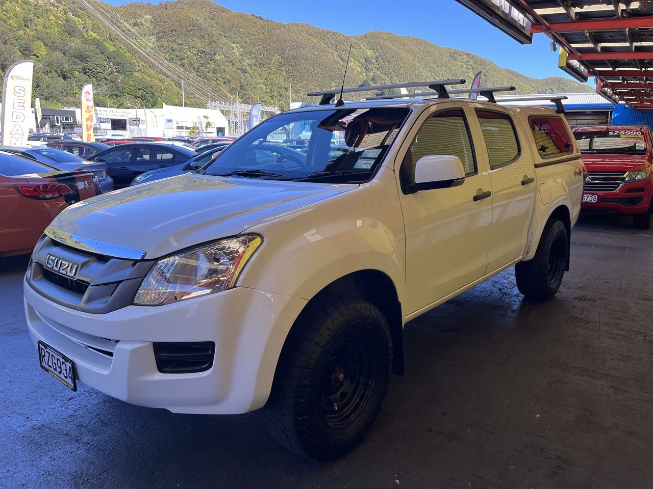 Vehicle image 3