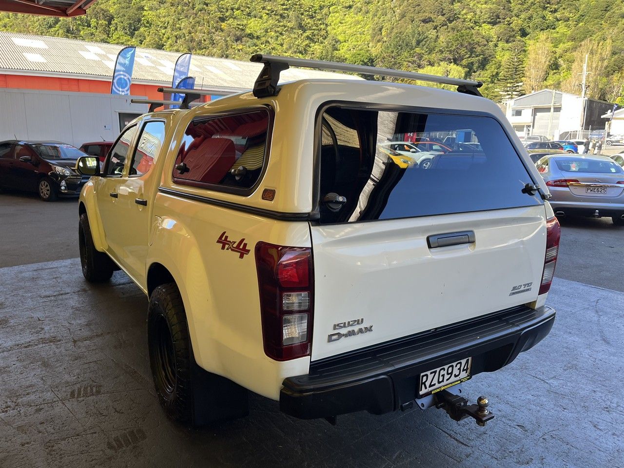 Vehicle image 4