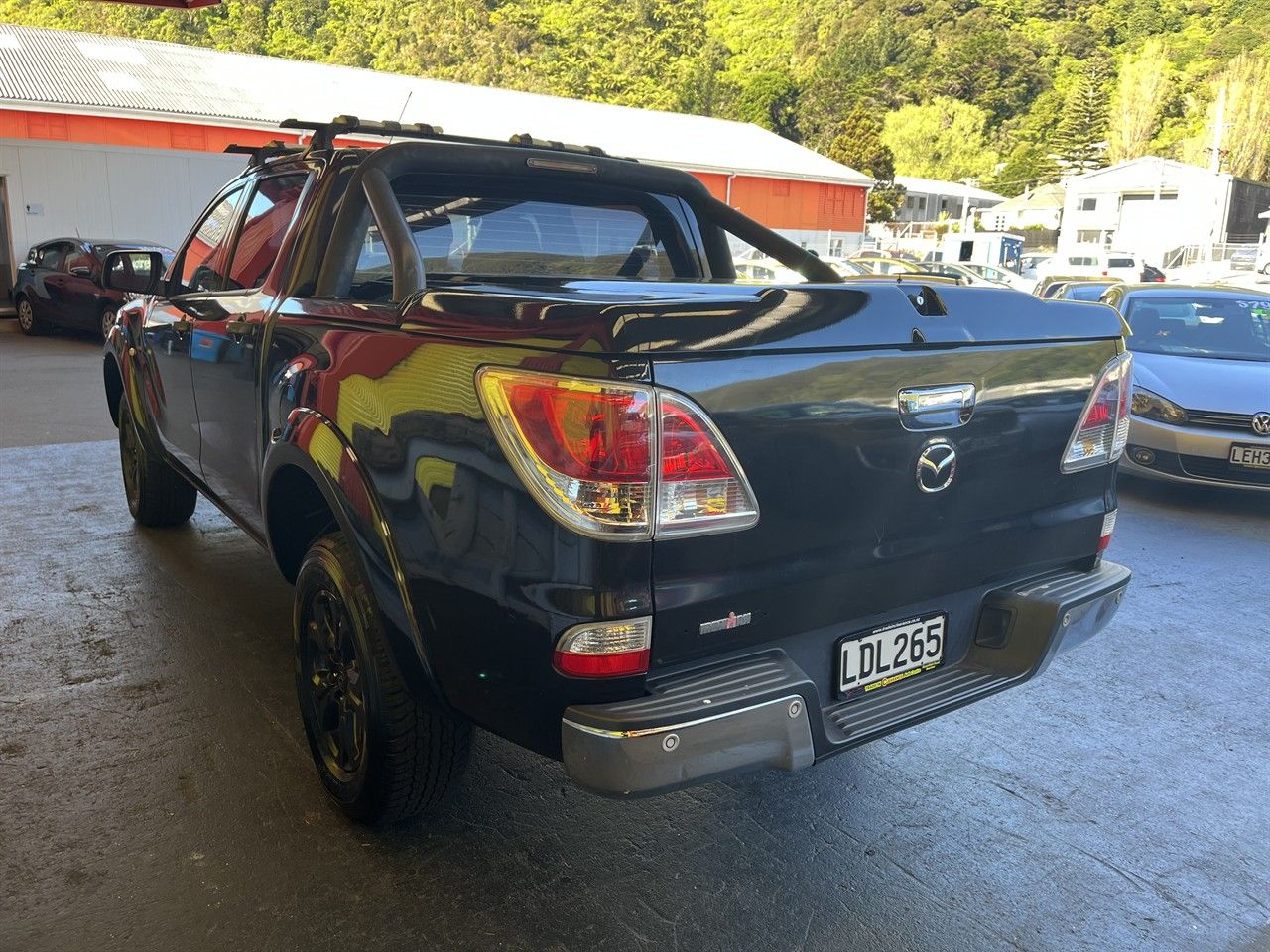 Vehicle image 4