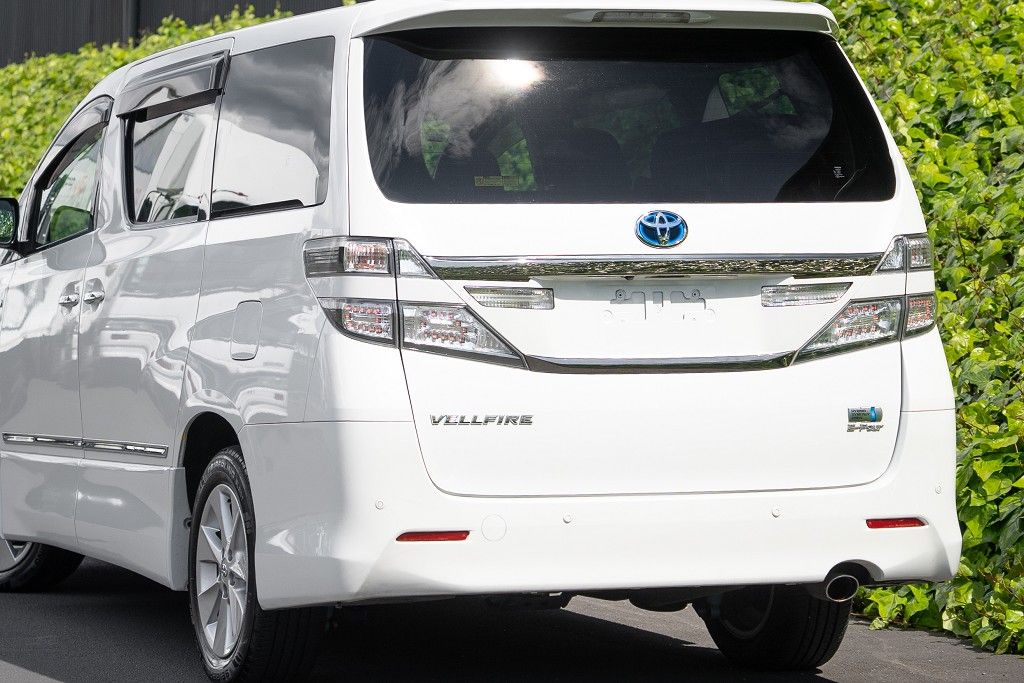 Vehicle image 4
