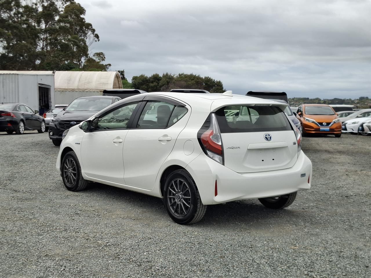 Vehicle image 5