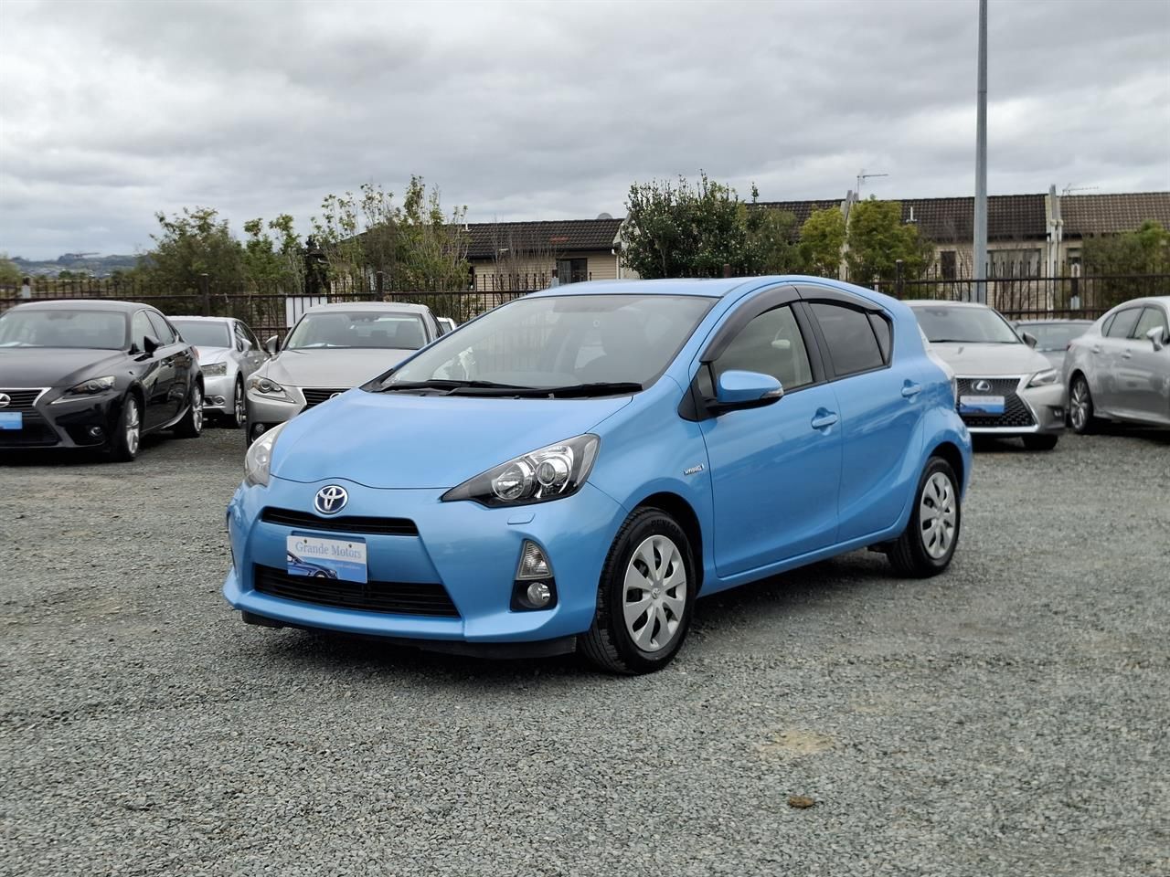 Vehicle image 3