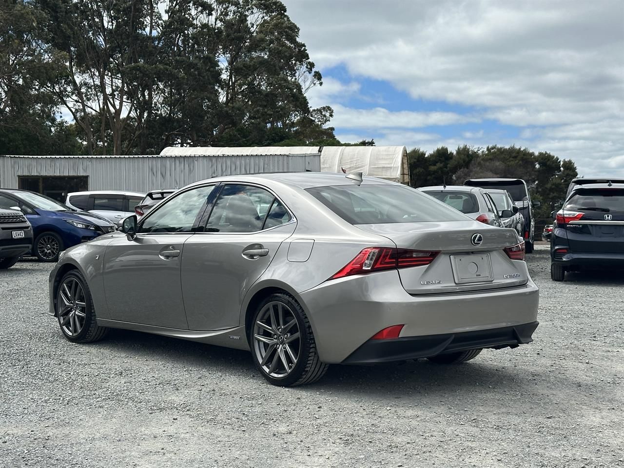Vehicle image 5