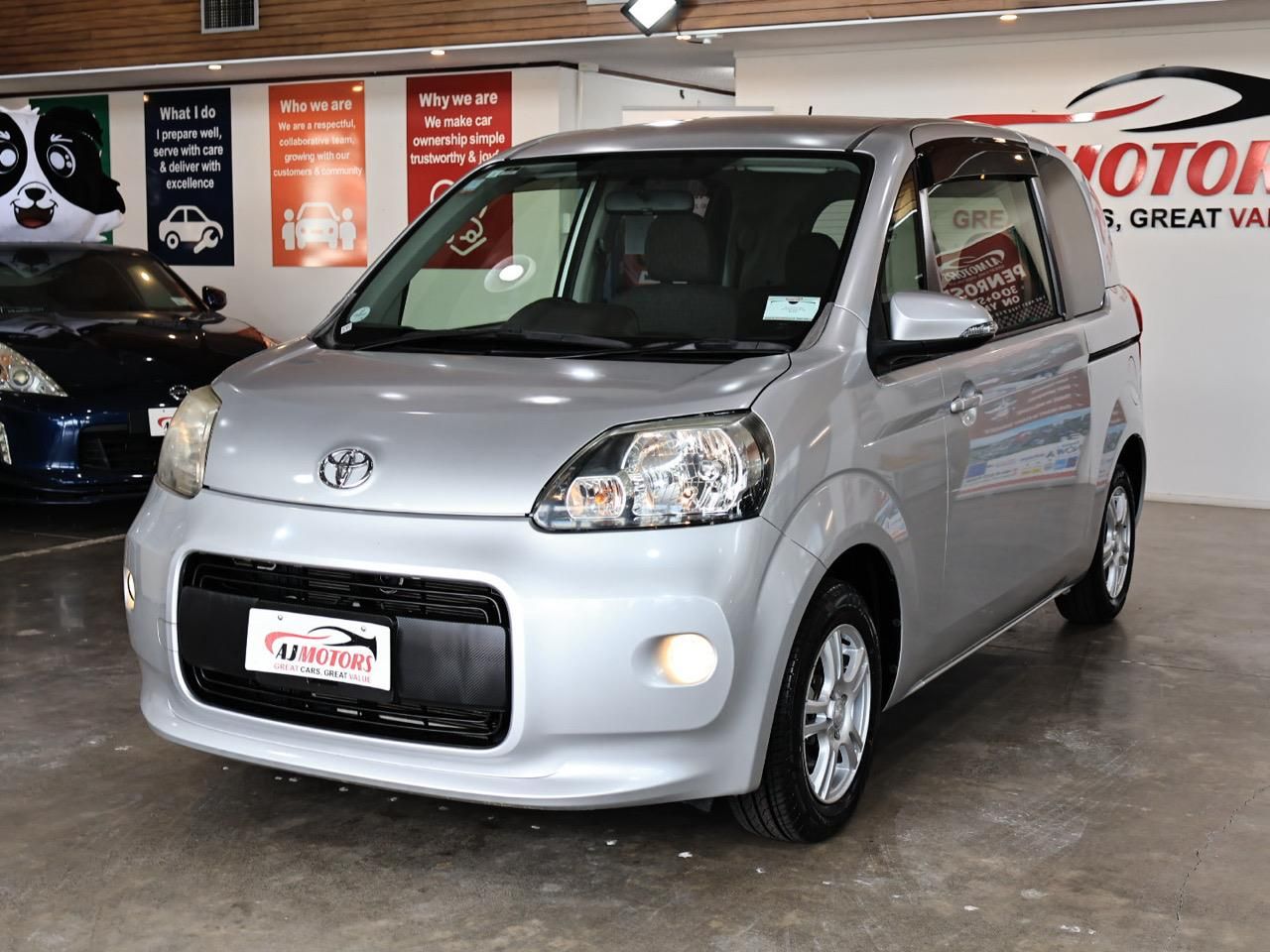 Vehicle image 3