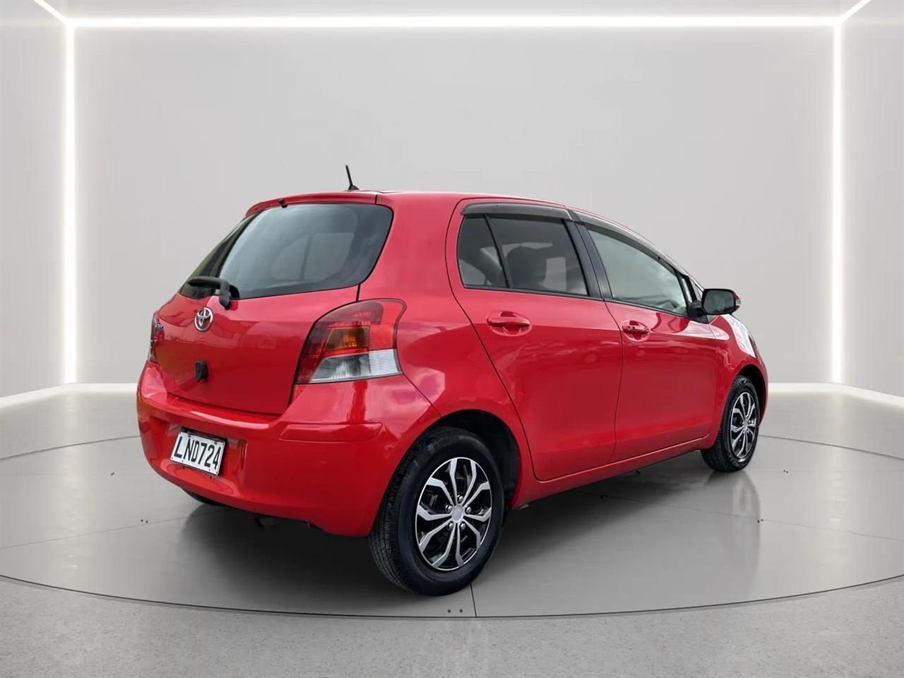Vehicle image 4