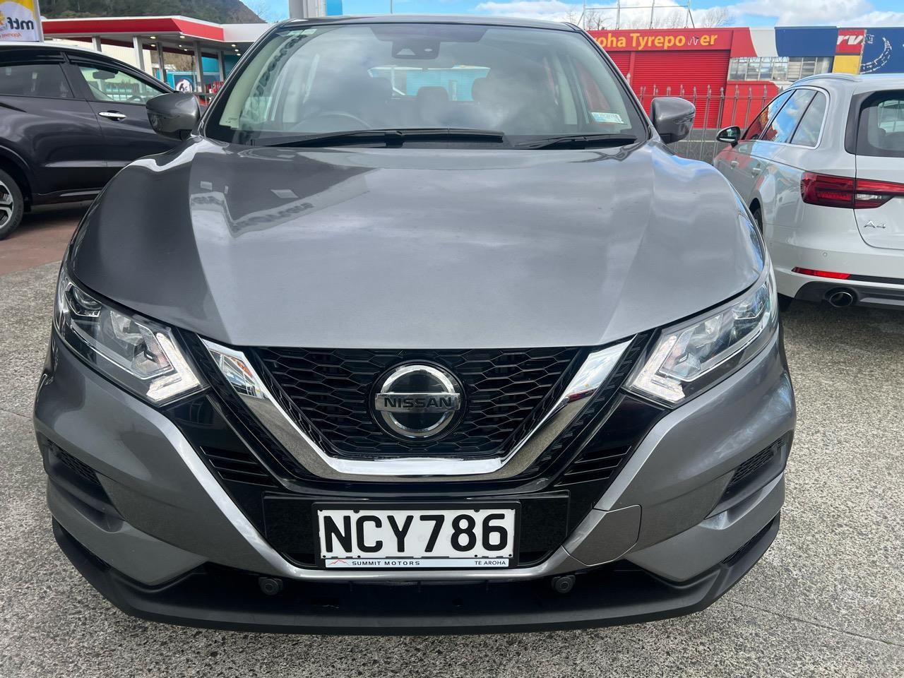 Vehicle image 3