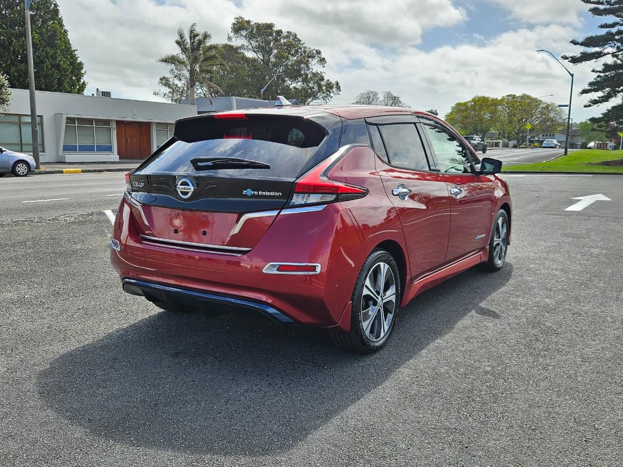 Vehicle image 5
