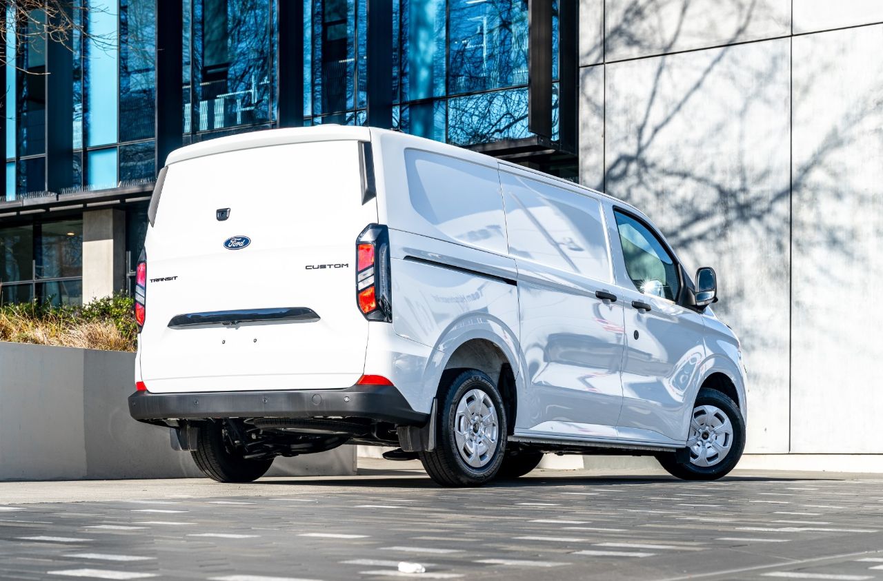 Vehicle image 3
