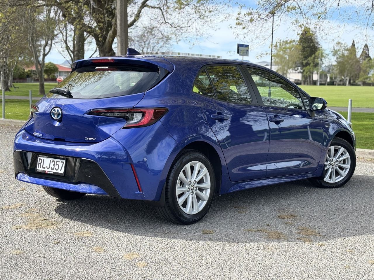 Vehicle image 5