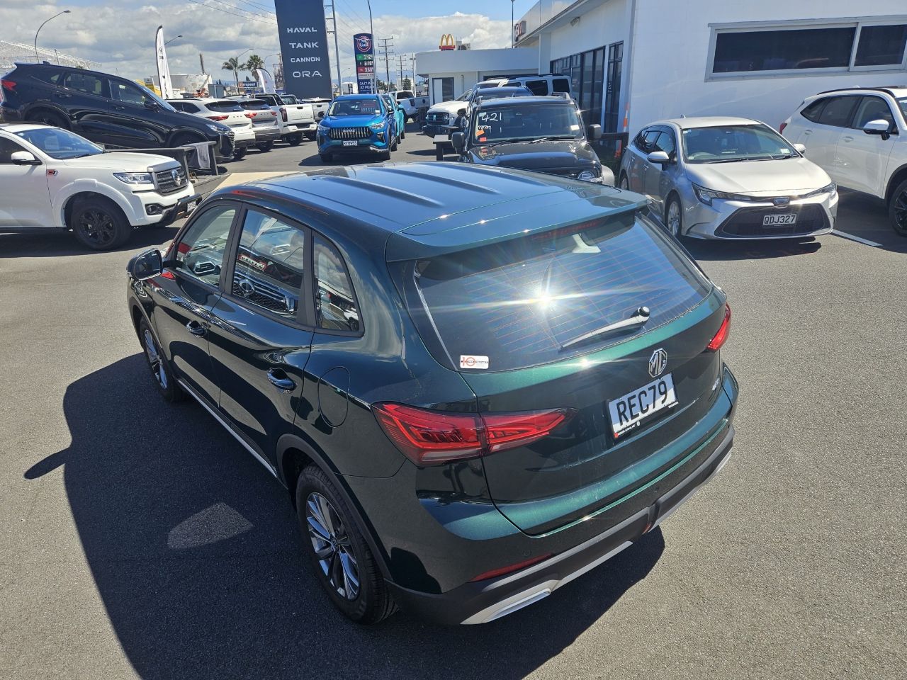 Vehicle image 5