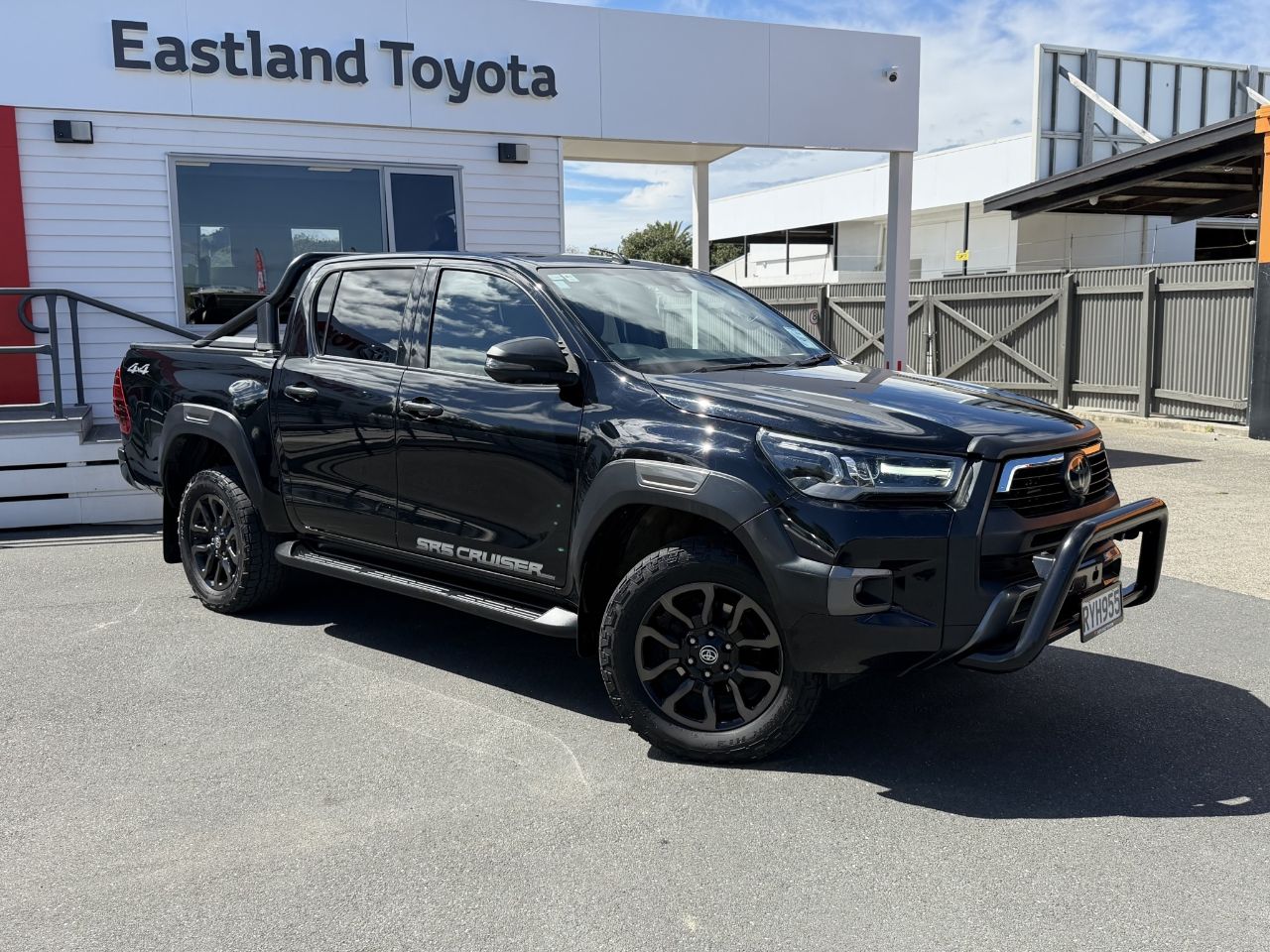 Vehicle image 5