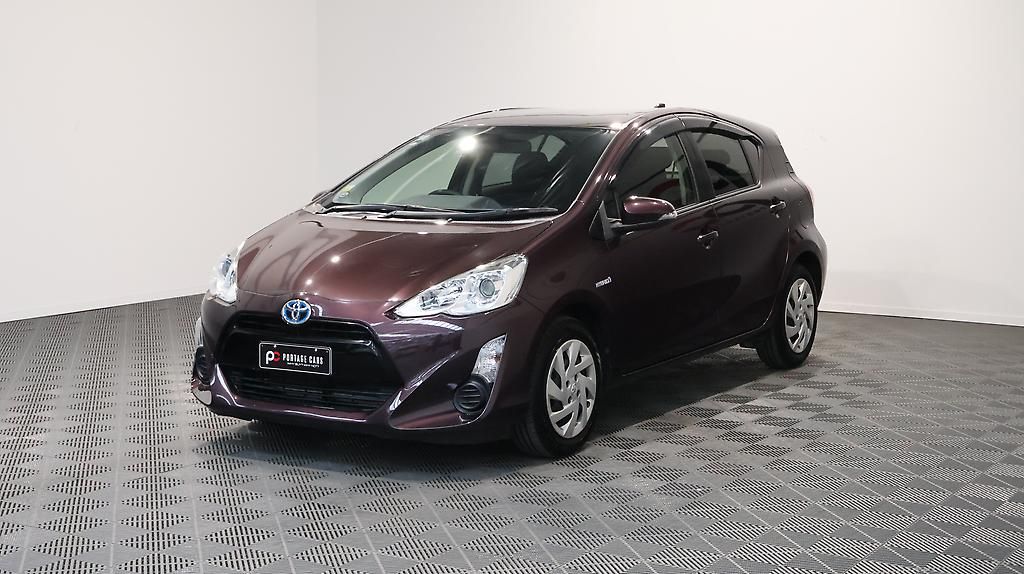 Vehicle image 3