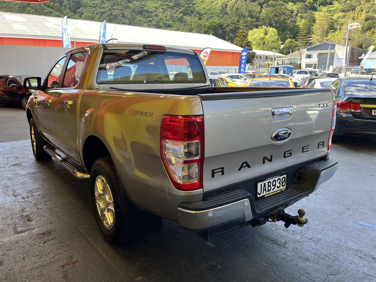 Vehicle image 4