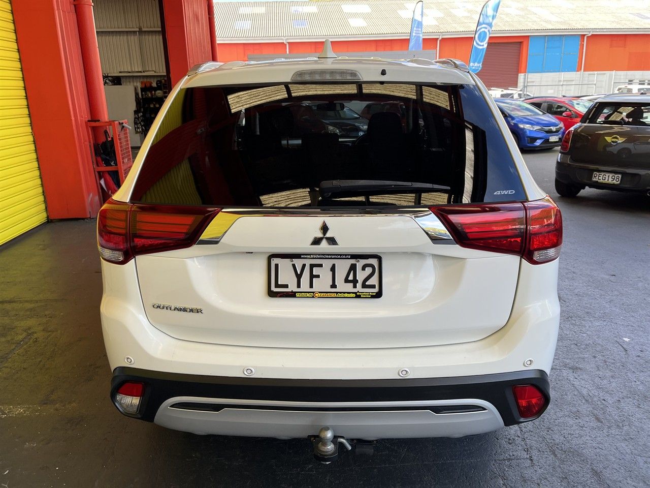 Vehicle image 5