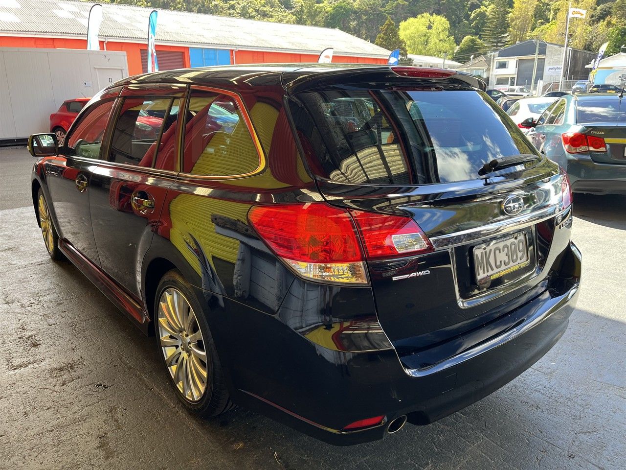 Vehicle image 4