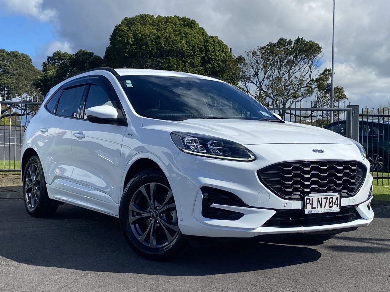 Vehicle image 3
