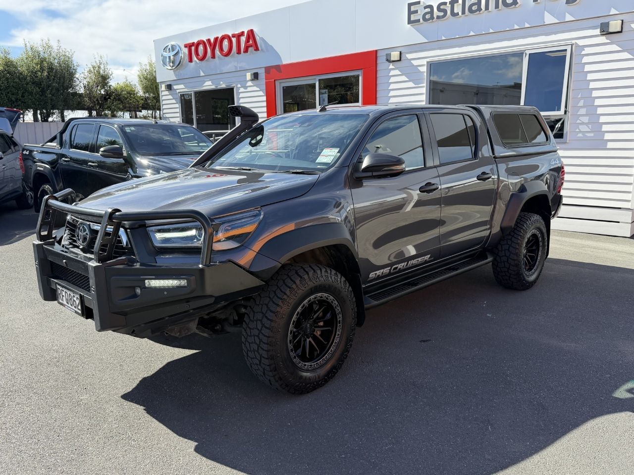Vehicle image 3