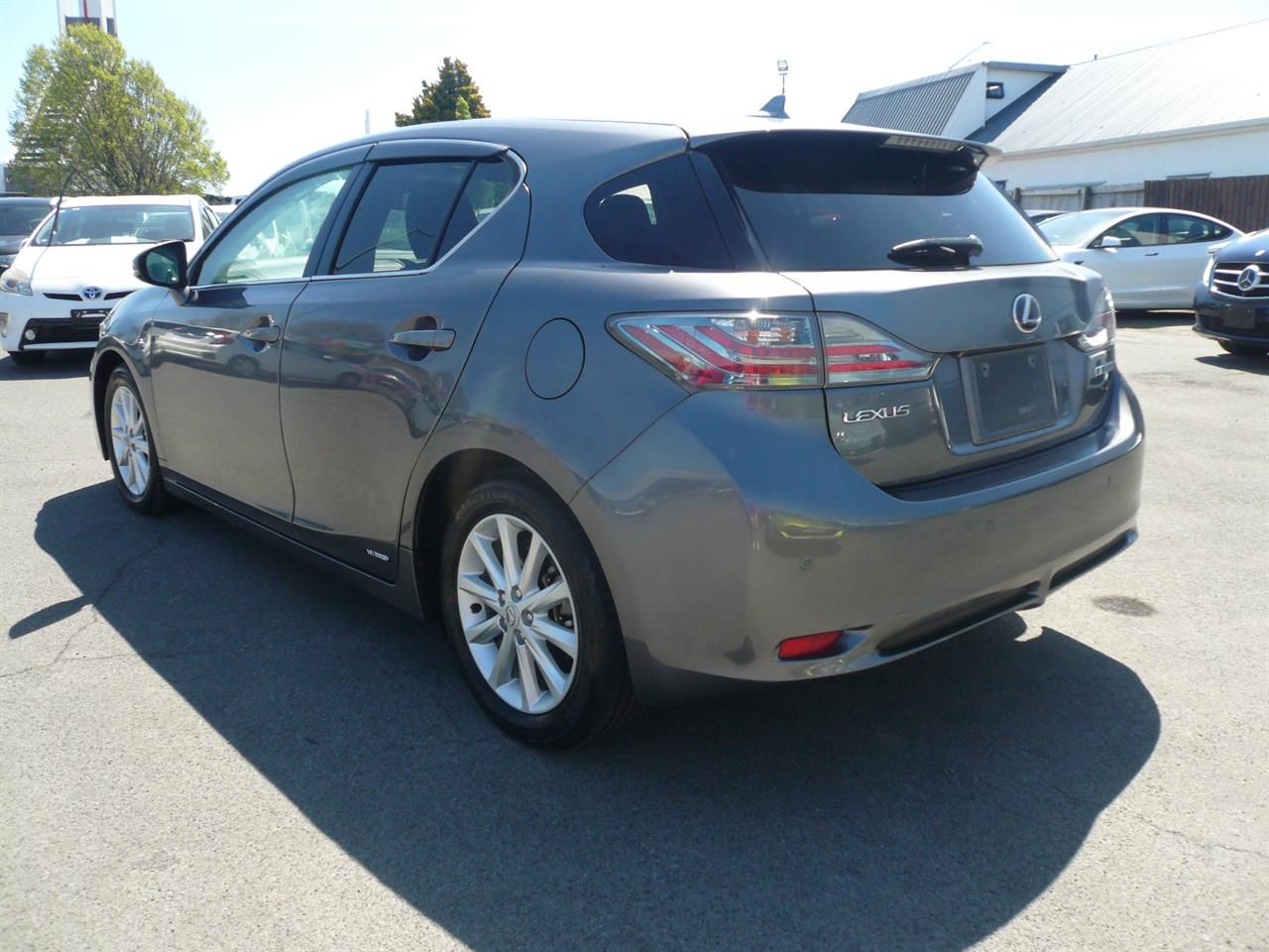 Vehicle image 4