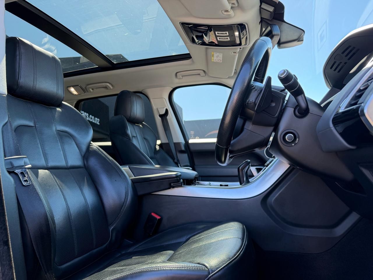 Vehicle image 3