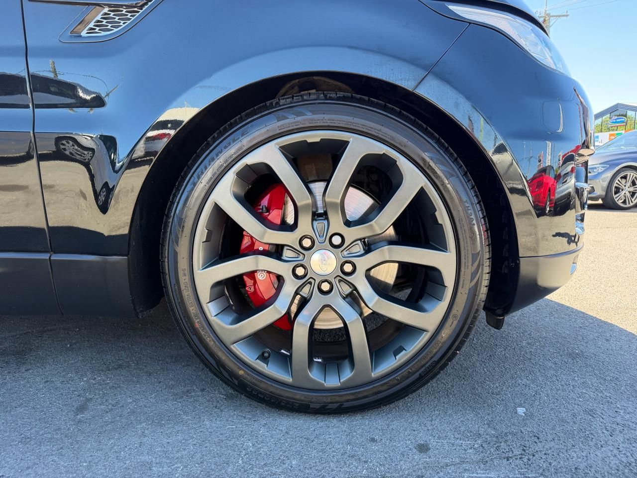 Vehicle image 5