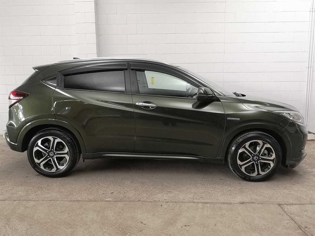 Vehicle image 3