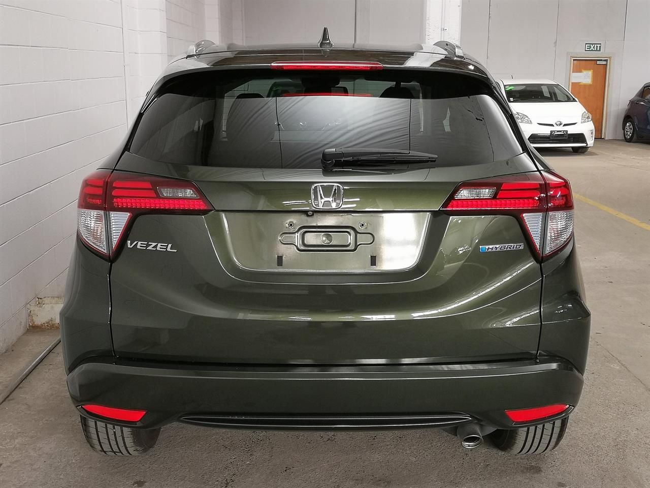 Vehicle image 5