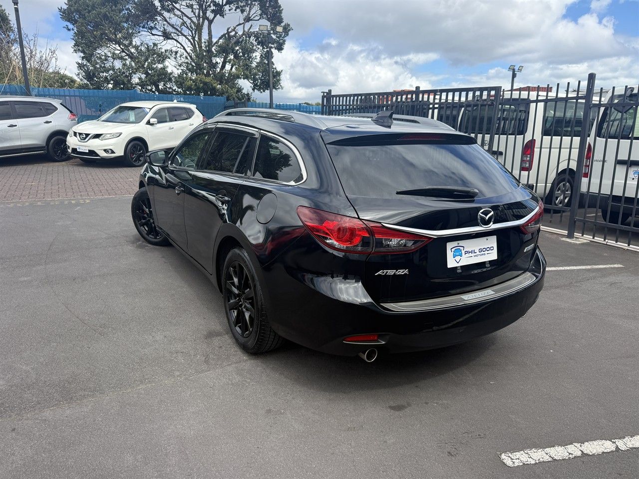Vehicle image 4