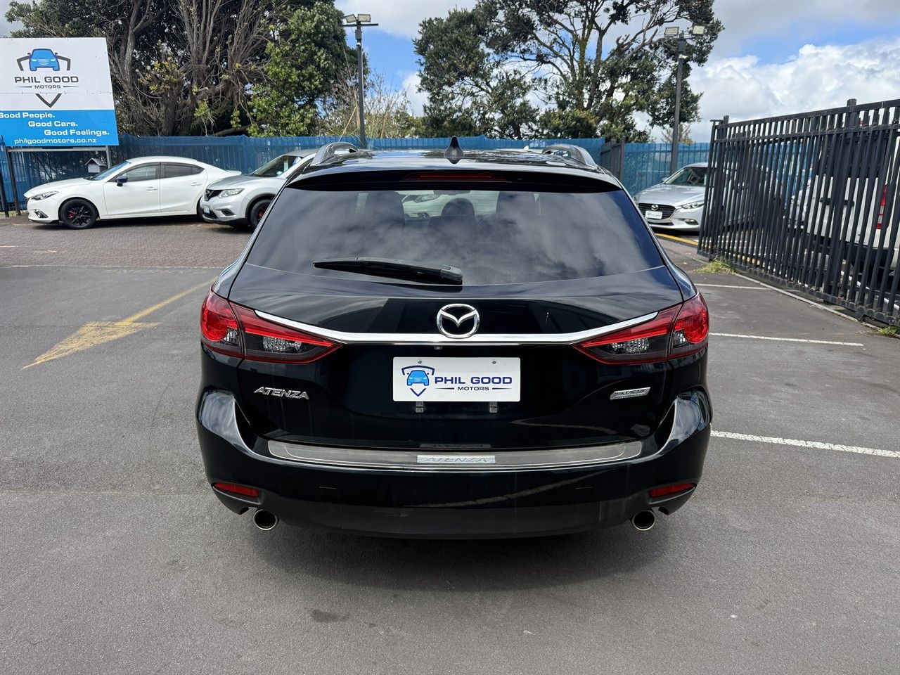 Vehicle image 5