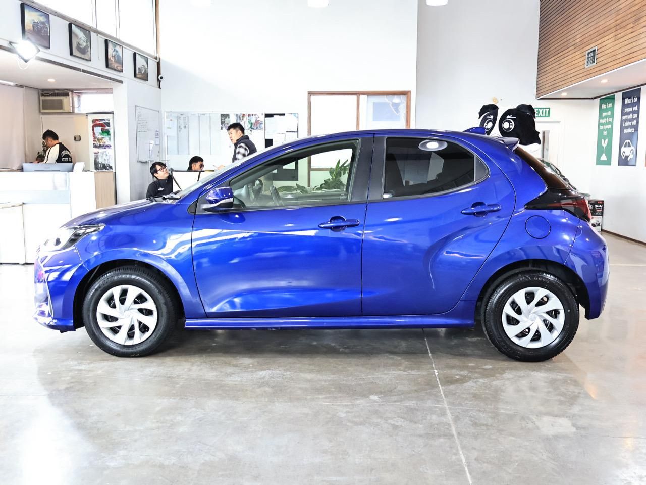 Vehicle image 5