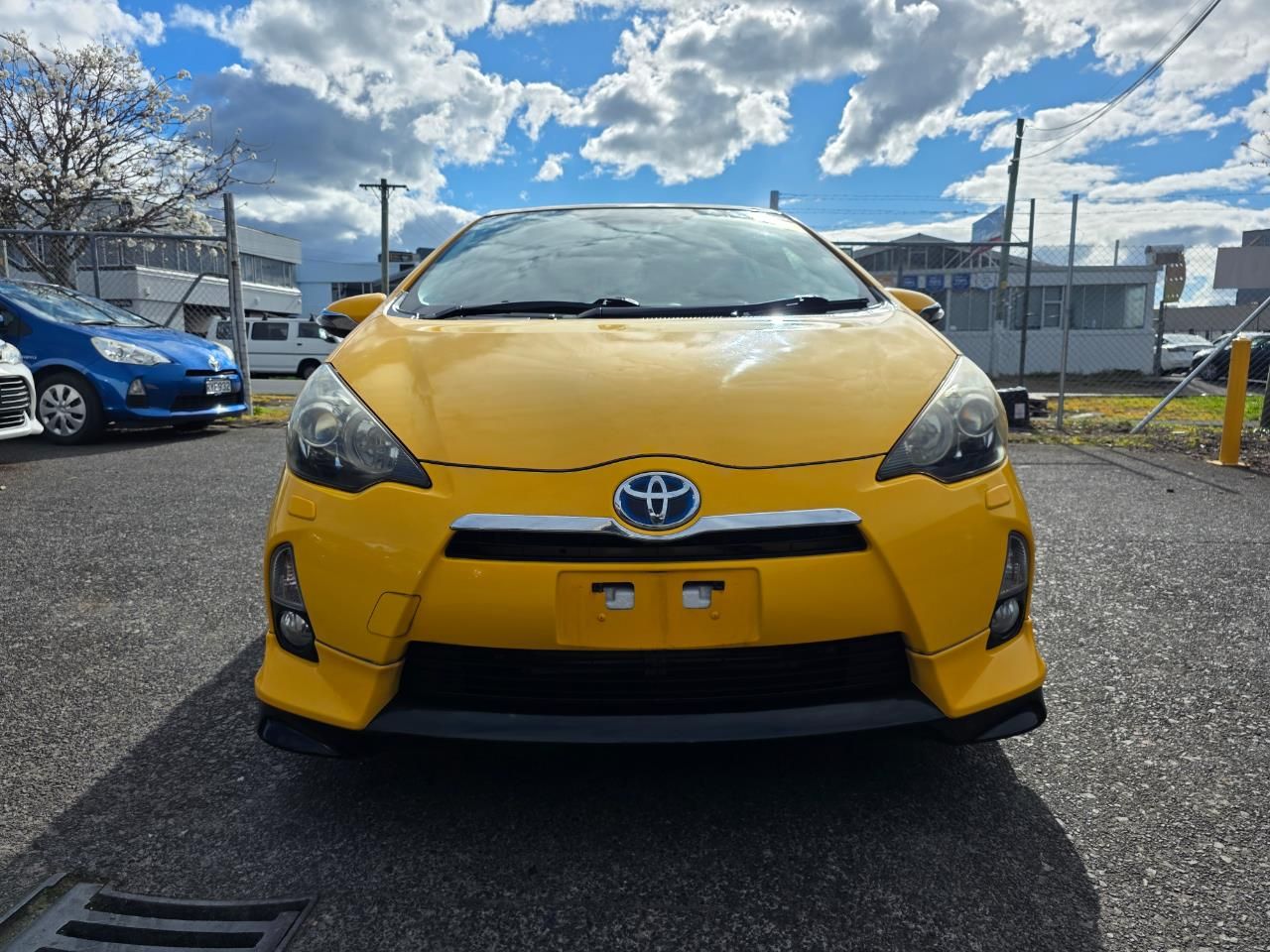 Vehicle image 3