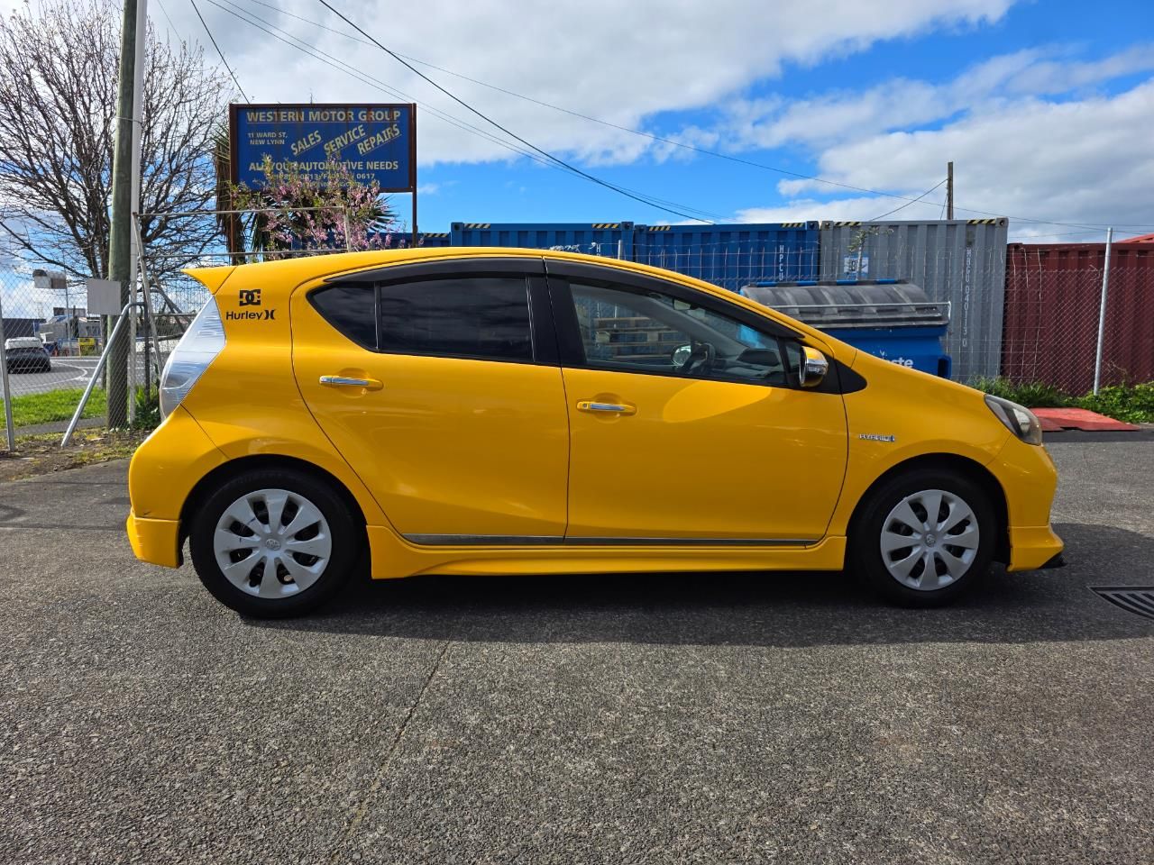 Vehicle image 5