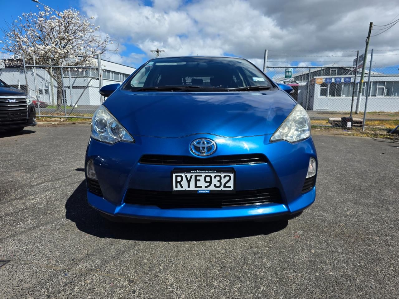 Vehicle image 3