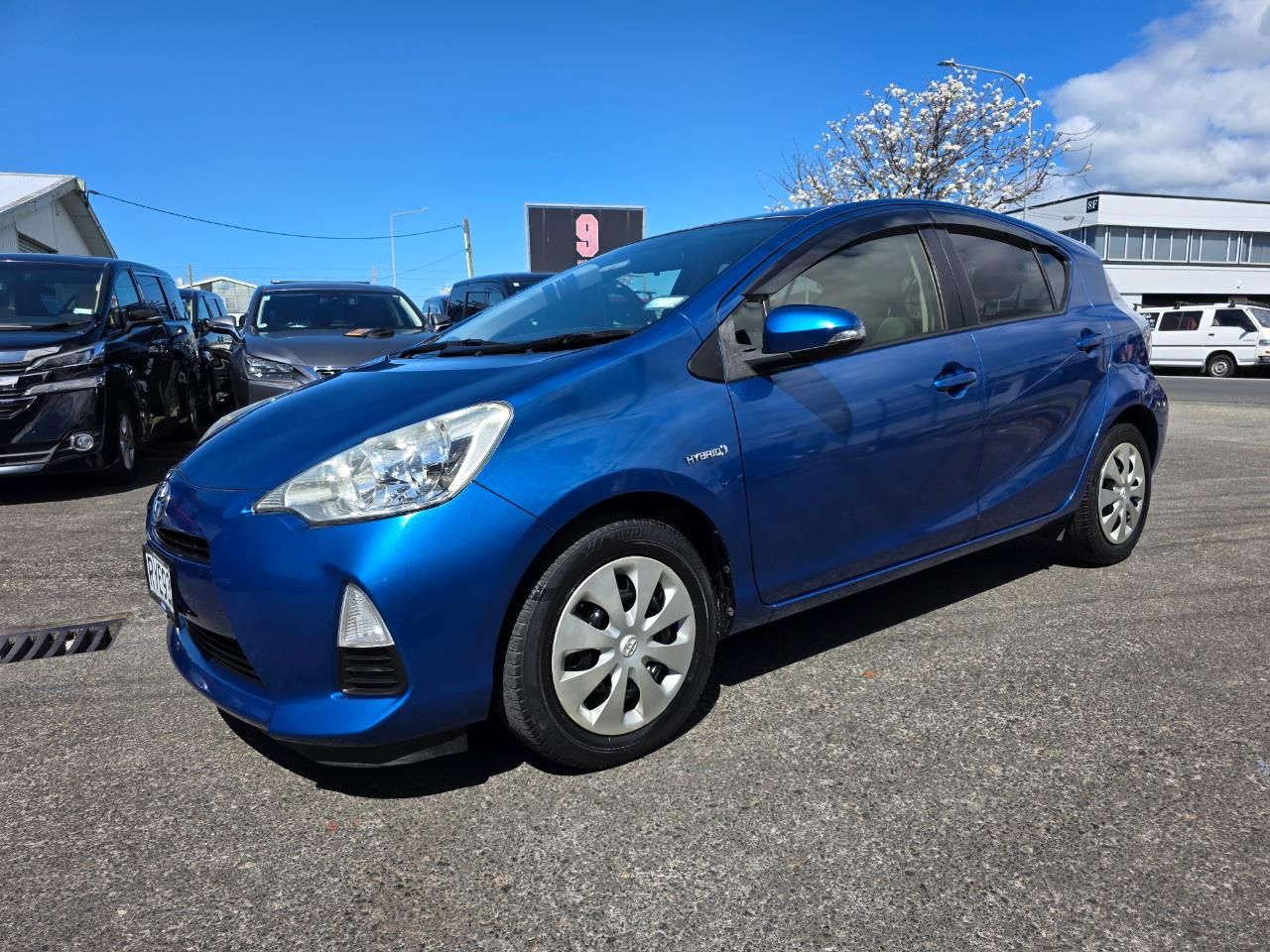 Vehicle image 4