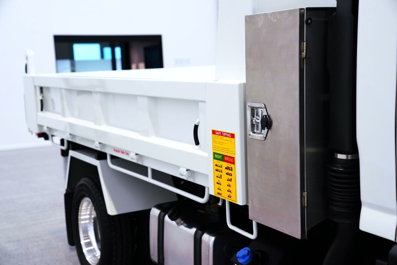 Vehicle image 5