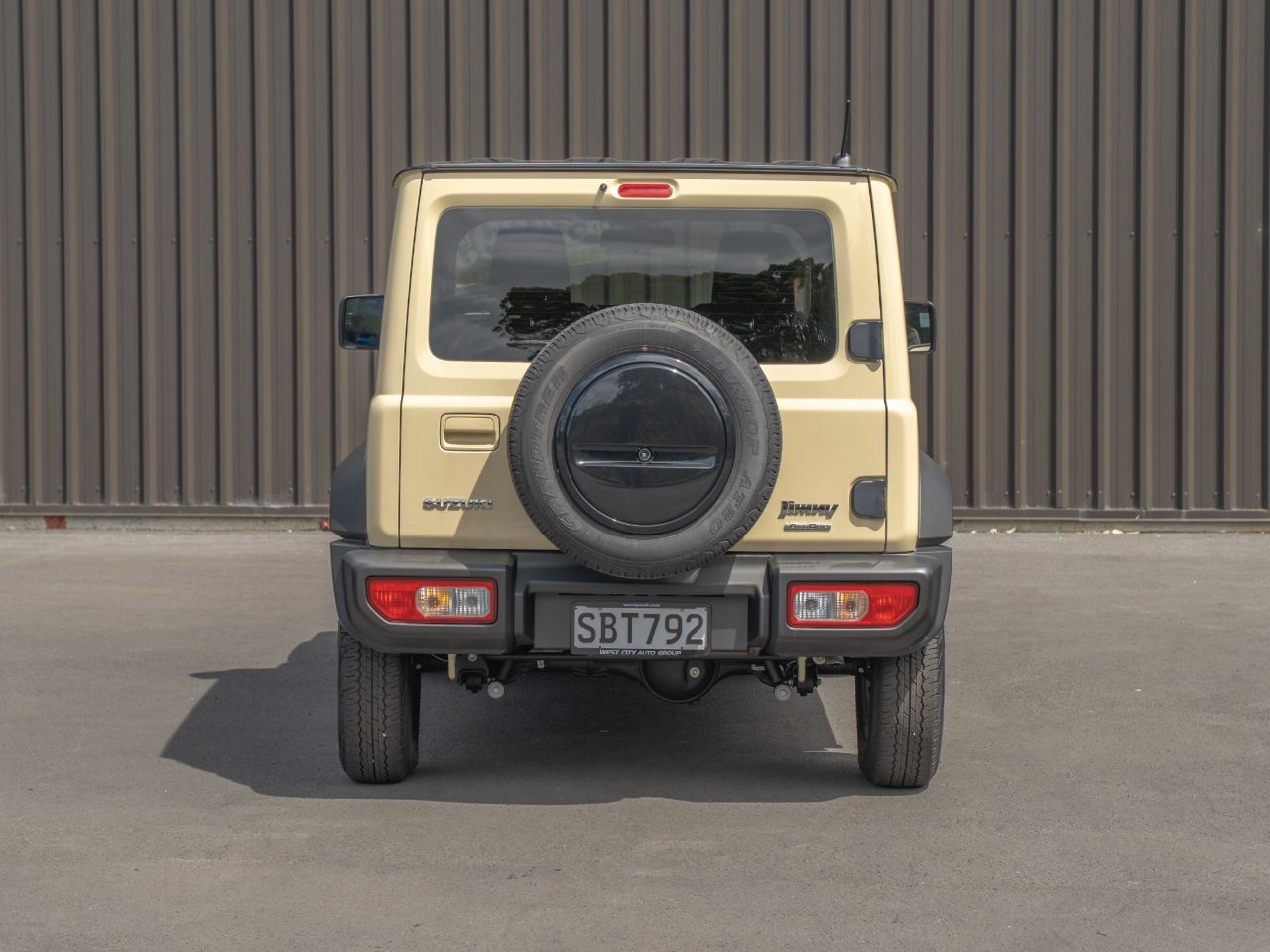 Vehicle image 4