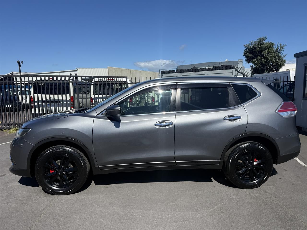 Vehicle image 3
