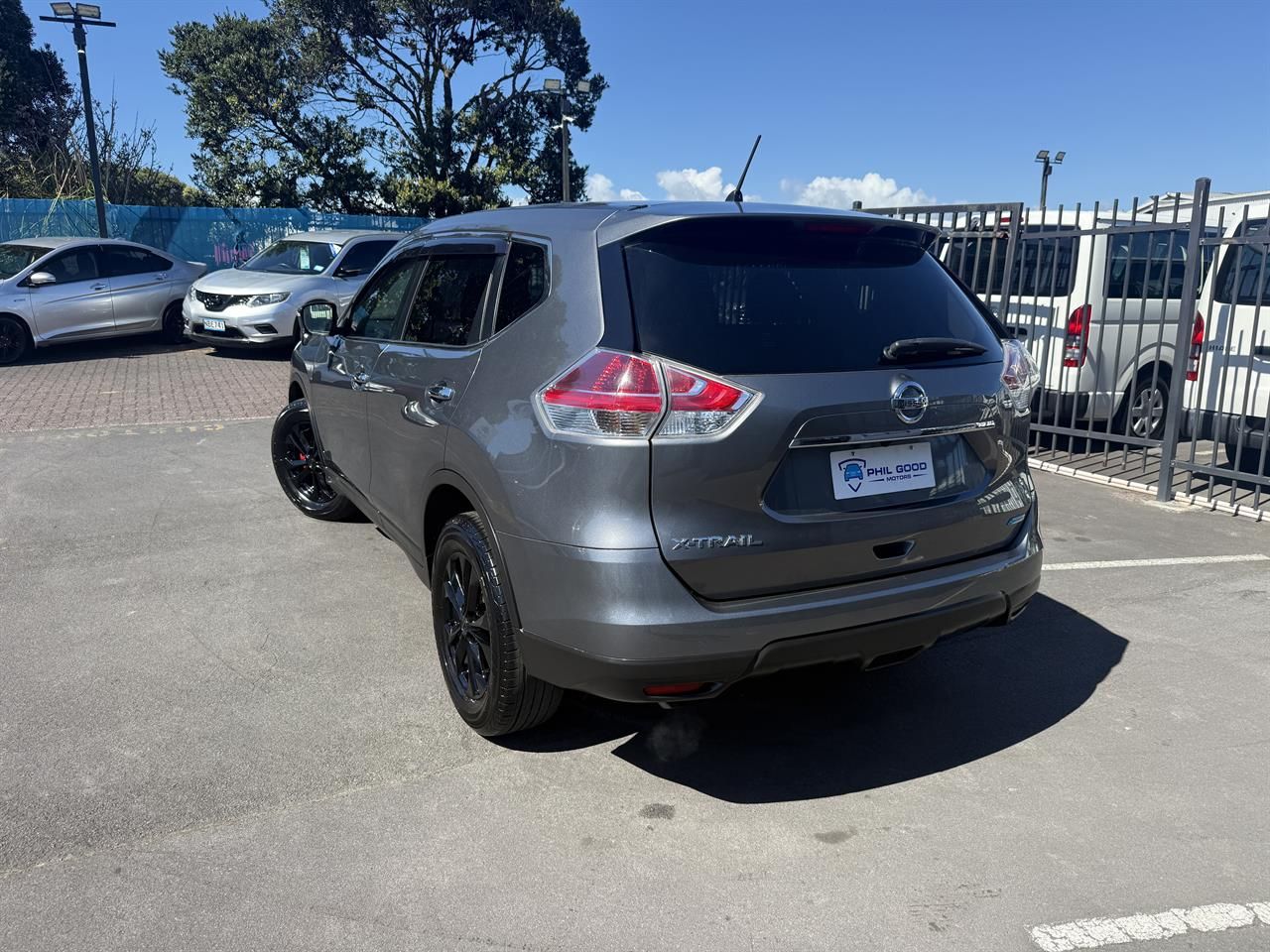 Vehicle image 4