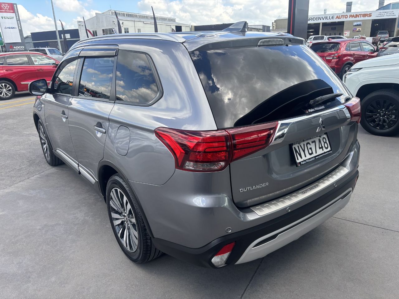 Vehicle image 5